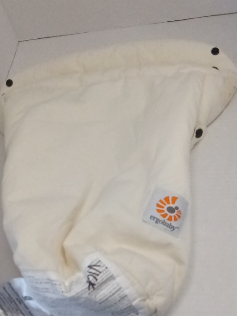 Ergobaby Easy Snug Infant Insert Carrier with Snap Buttons - Cream
